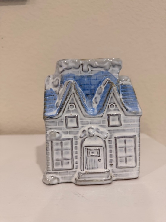 Giftco Other - Giftco Ceramic Snowy House Vase Planter